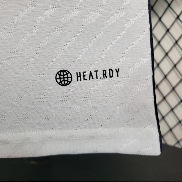 Real Madrid Jersey 2023-2024 Home - Picture 4 of 9